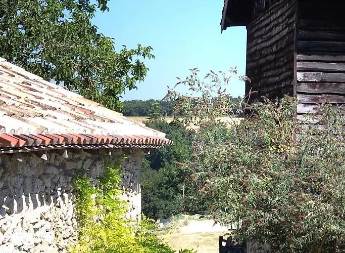 Le De La Maison Des Chats - En Quercy Vakantiehuis Saint-Amans-du-Pech
