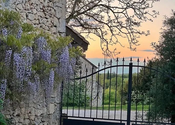 Le De La Maison Des Chats - En Quercy Hébergement de vacances *